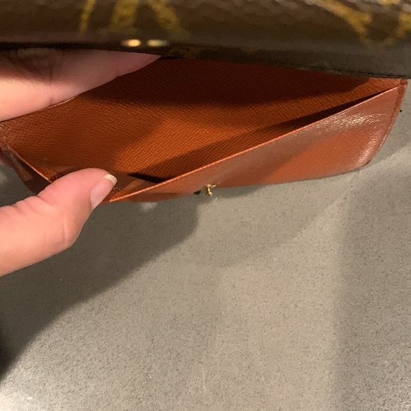 Louis Vuitton wallet with cash and zipper compartment. Date Code SD0030 - Picture 6 of 13